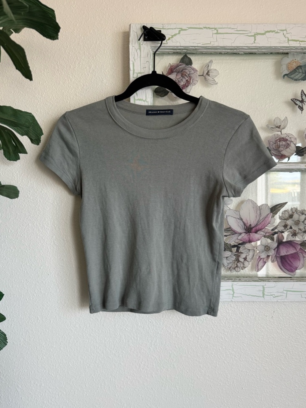Brandy Melville Olive Green Short Sleeve Crew Tee